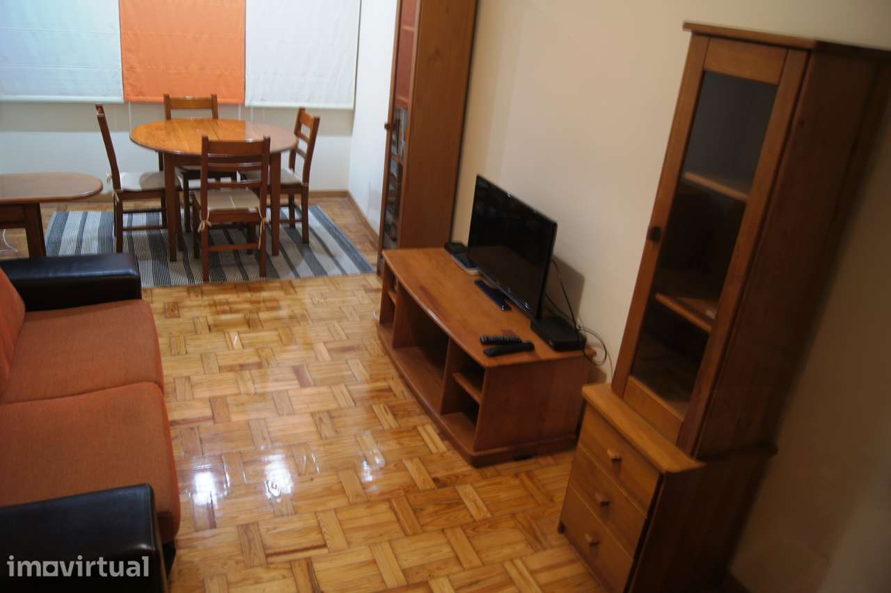 Apartamento T2 Mobilado e Equipado no Centro de Setúbal - Grande imagem: 3/11