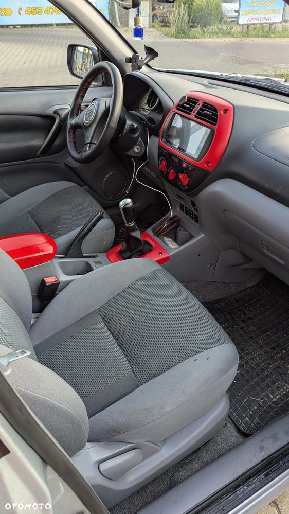 Toyota RAV4 2.0 D-4D 4x4 - 10