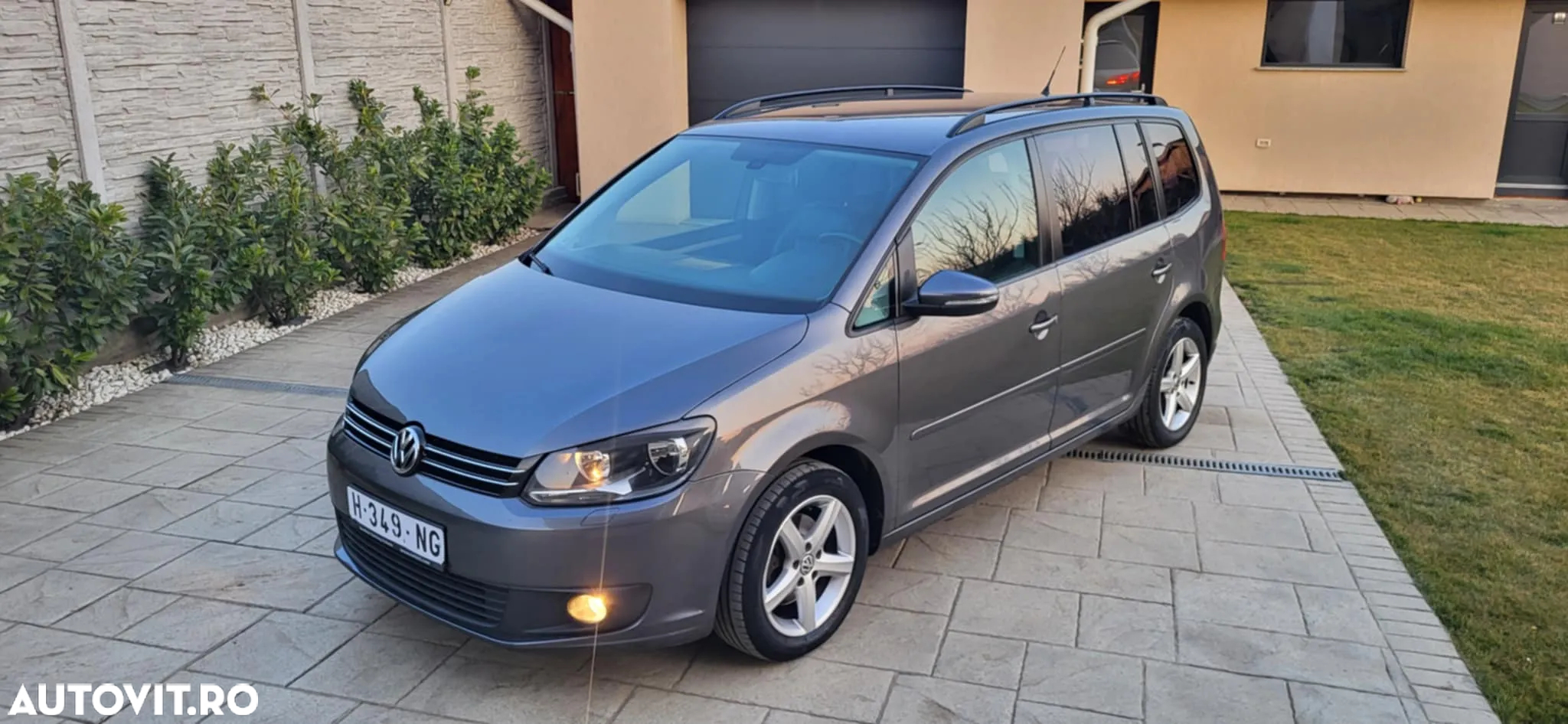 Volkswagen Touran - 9
