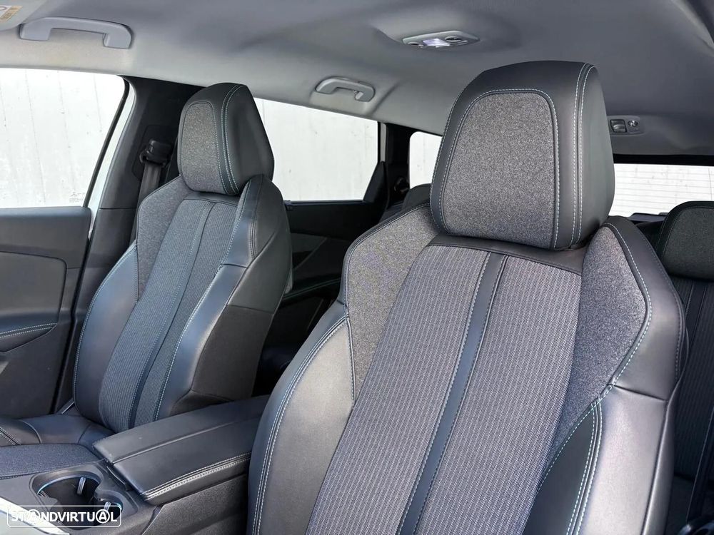Peugeot 5008 1.2 PureTech Allure EAT8 - 32