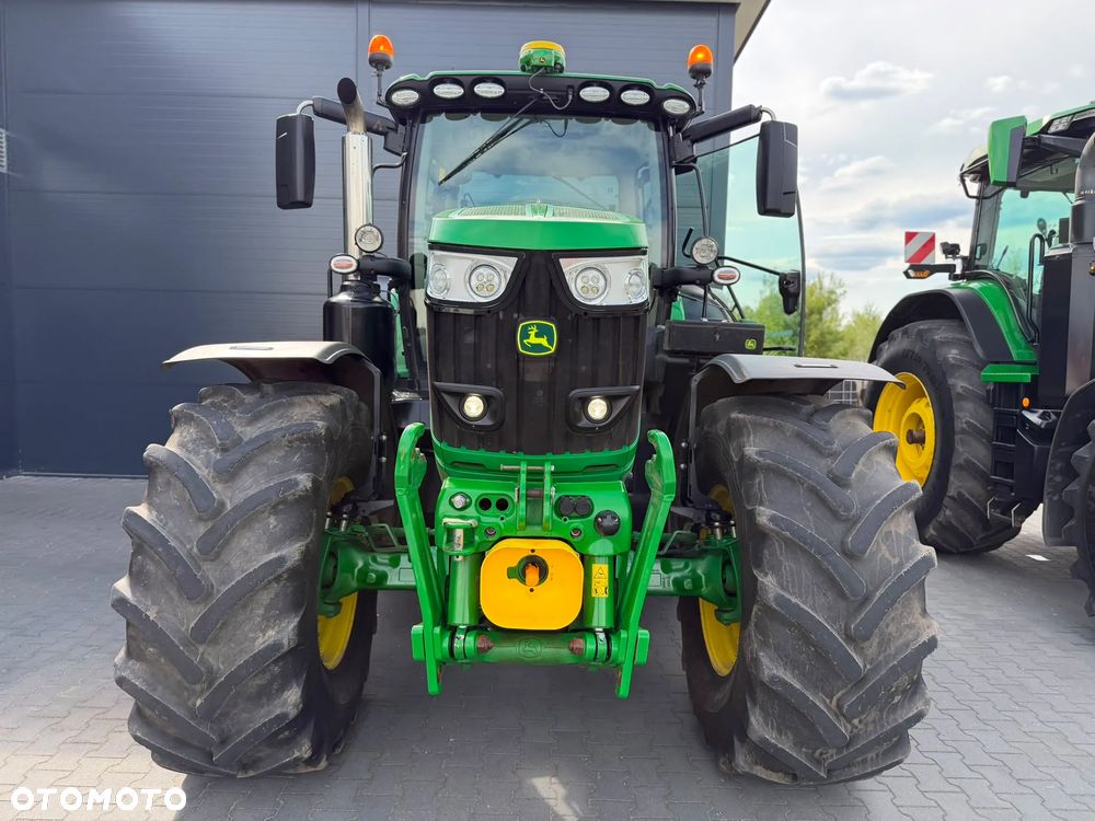 John Deere 6215 - 17