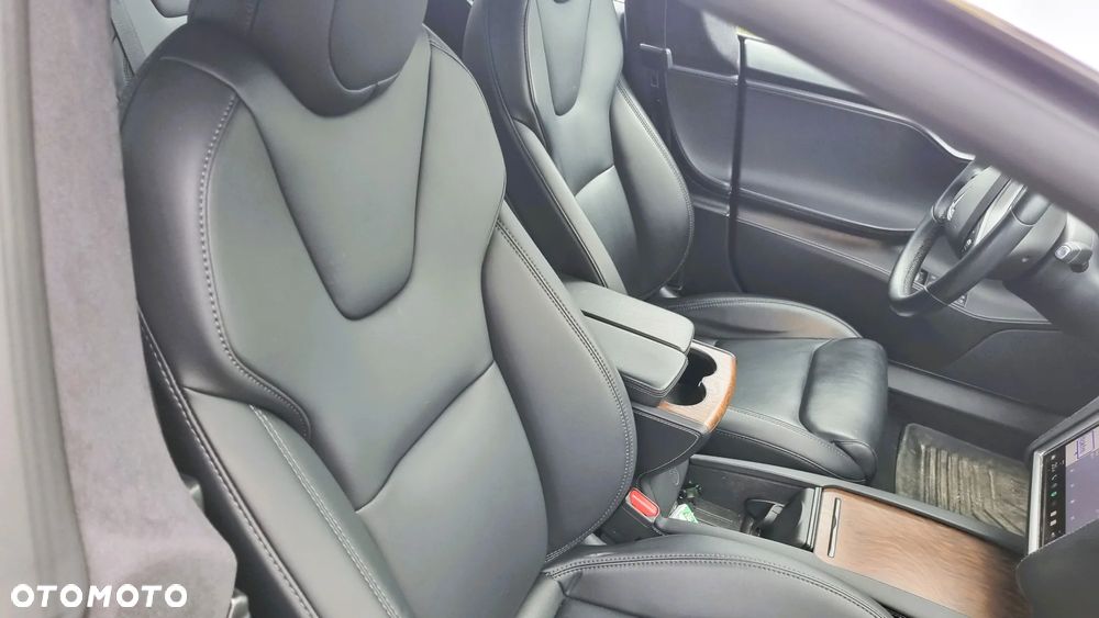 Tesla Model S - 14
