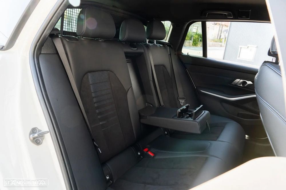 BMW 330 e Pack M Auto - 10