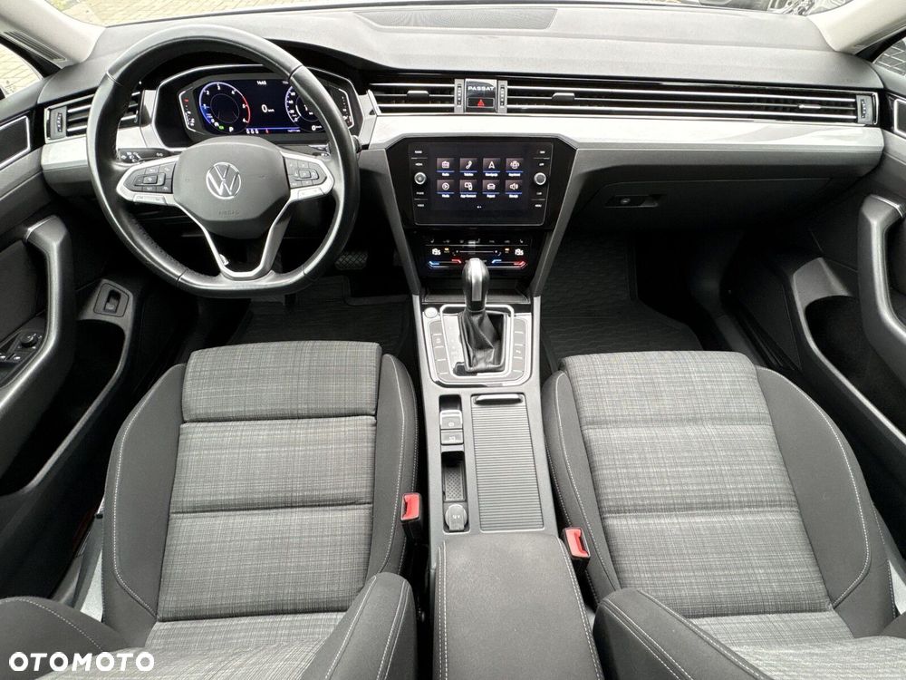 Volkswagen Passat - 22