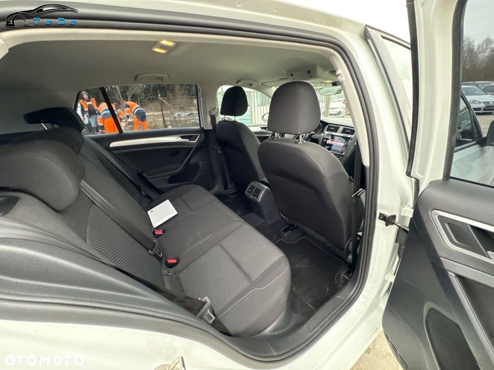 Volkswagen Golf 1.0 TSI Highline - 28