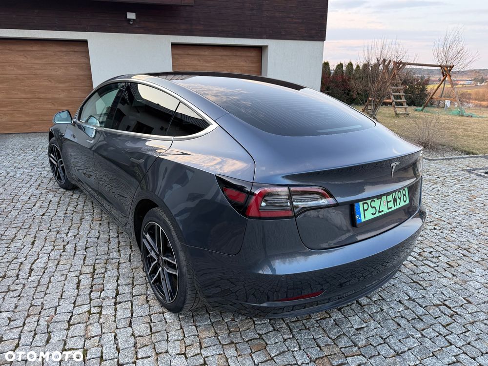 Tesla Model 3 - 6
