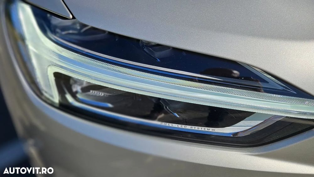 Volvo XC 60 ver-b6-mhev-at8-awd-inscription - 24