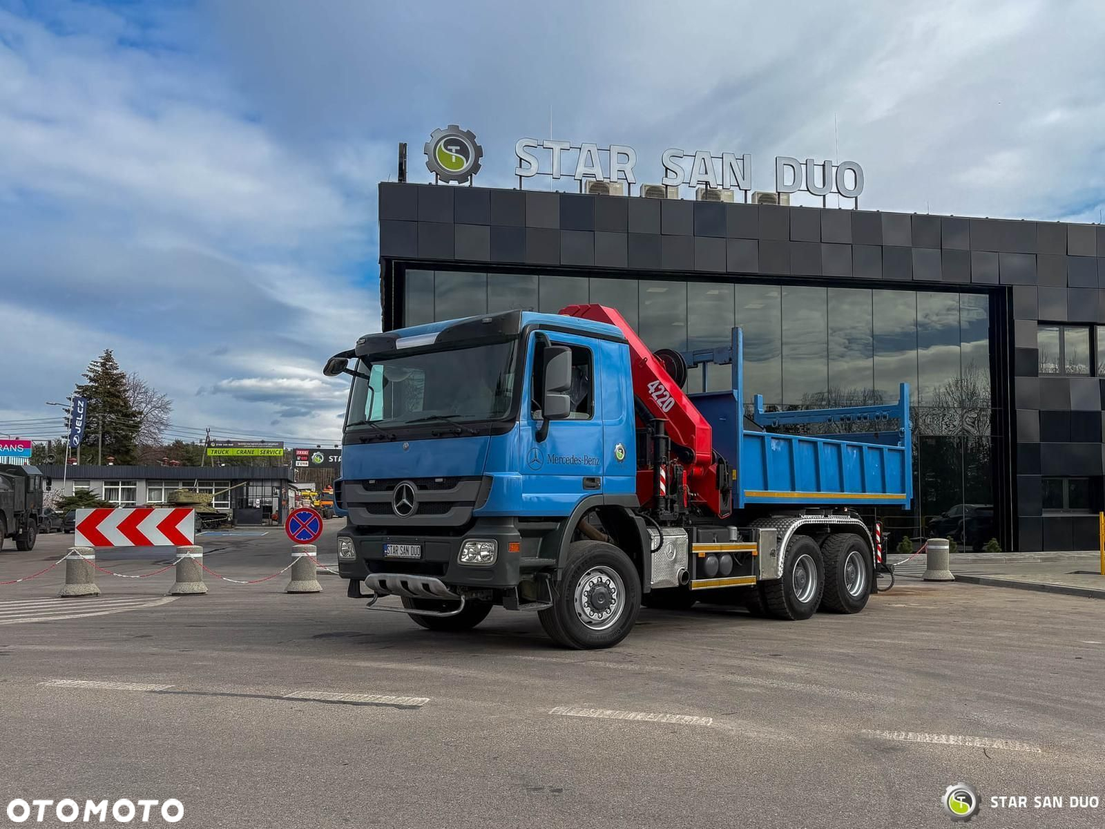 Mercedes-Benz ACTROS 3341 6x6 HMF 4220 K4 HDS Żuraw Wywrotka - 11