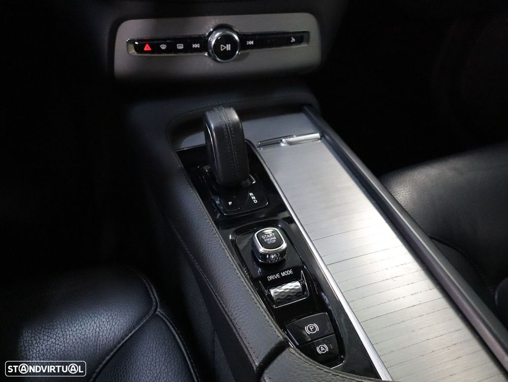Volvo XC 90 2.0 T8 PHEV Momentum AWD - 21