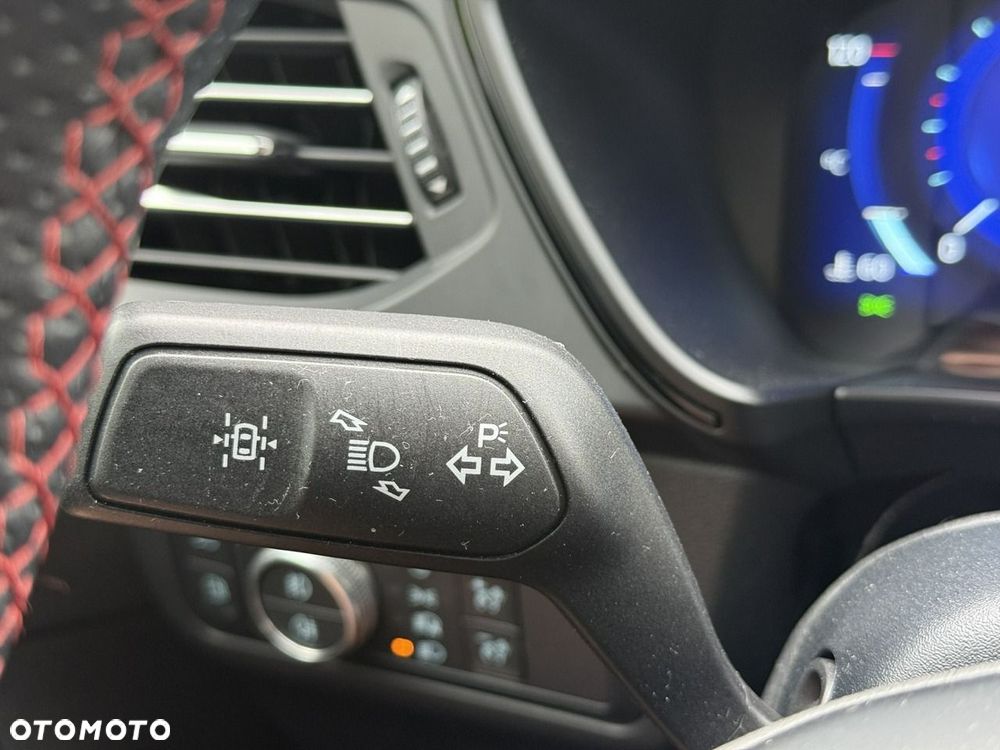 Ford Kuga - 28