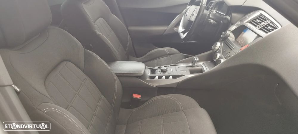 Citroën DS5 e-HDi 115 EGS6 Chic - 15