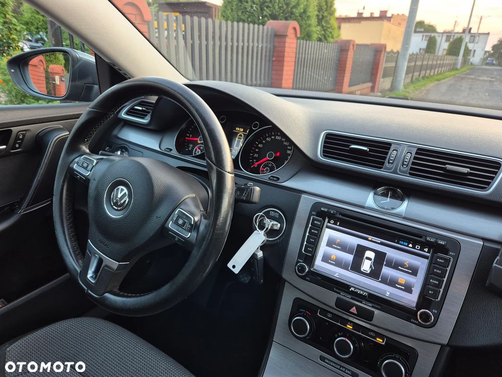 Volkswagen Passat 1.6 TDI Comfortline - 17