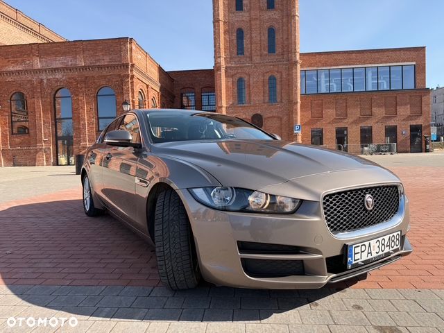 Jaguar XE 2.0 D Pure - 3