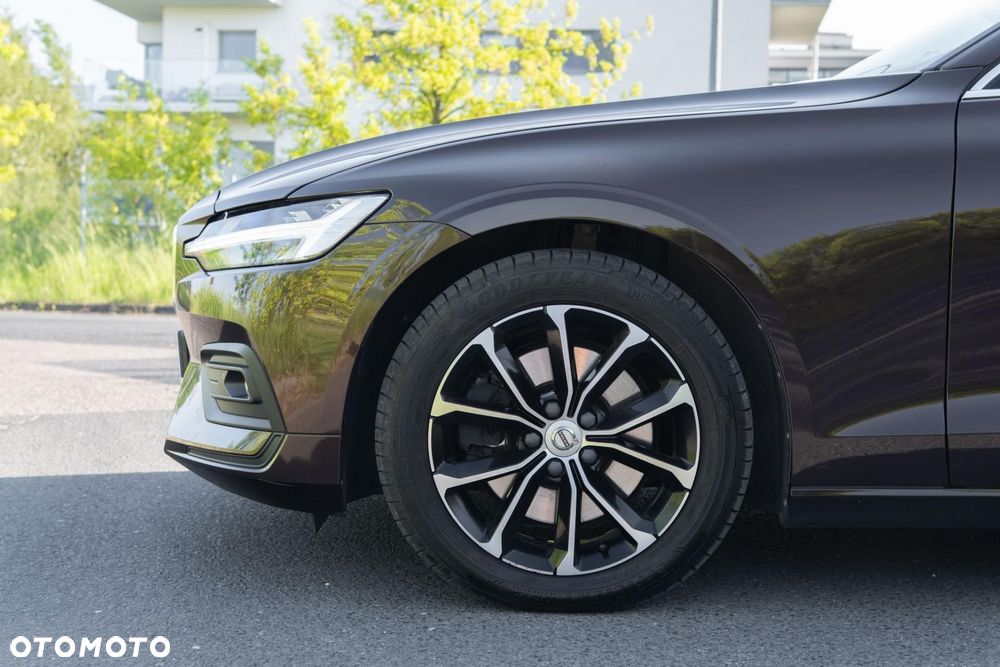 Volvo V60 B4 D Momentum Pro - 38