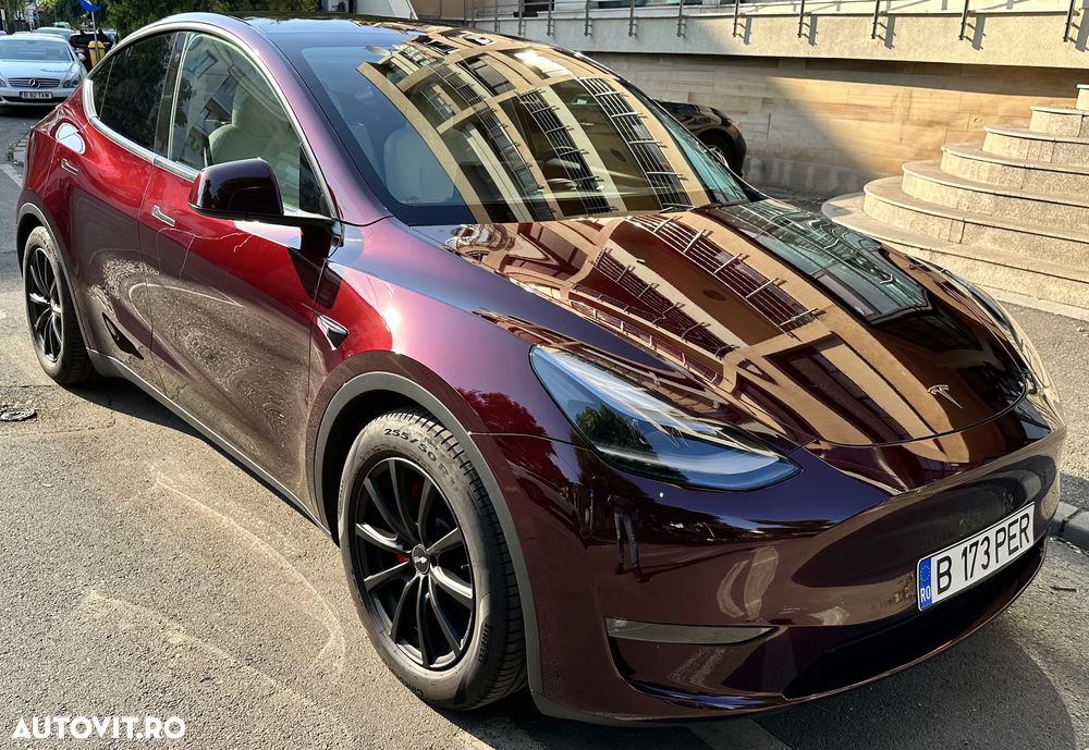 Tesla Model Y AWD Performance - 1