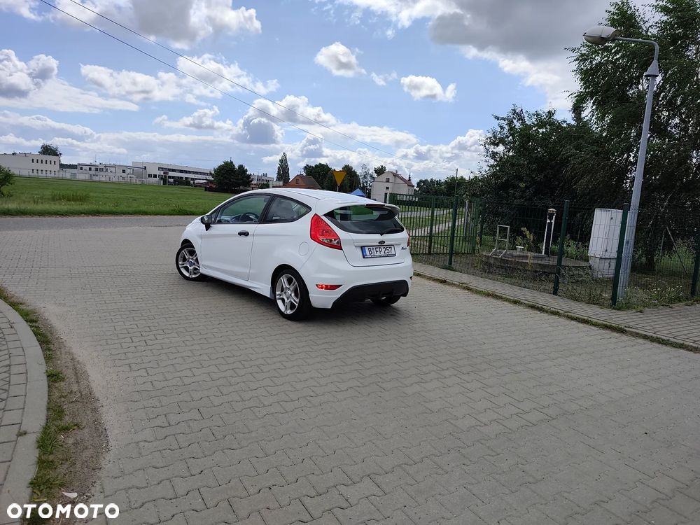 Ford Fiesta 1.6 Sport - 16
