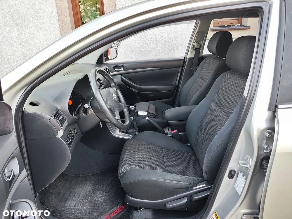 Toyota Avensis 1.8 VVT-i Sol Premium - 7