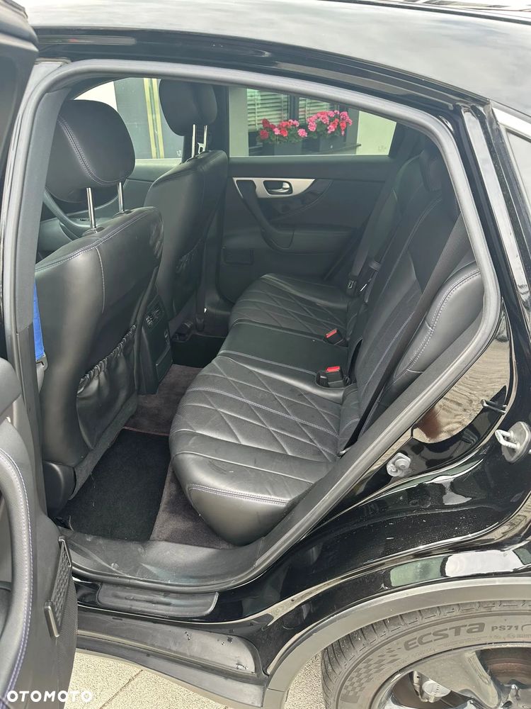 Infiniti QX70 3.7 S Premium - 9