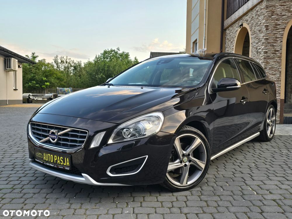 Volvo V60 D3 Summum - 2