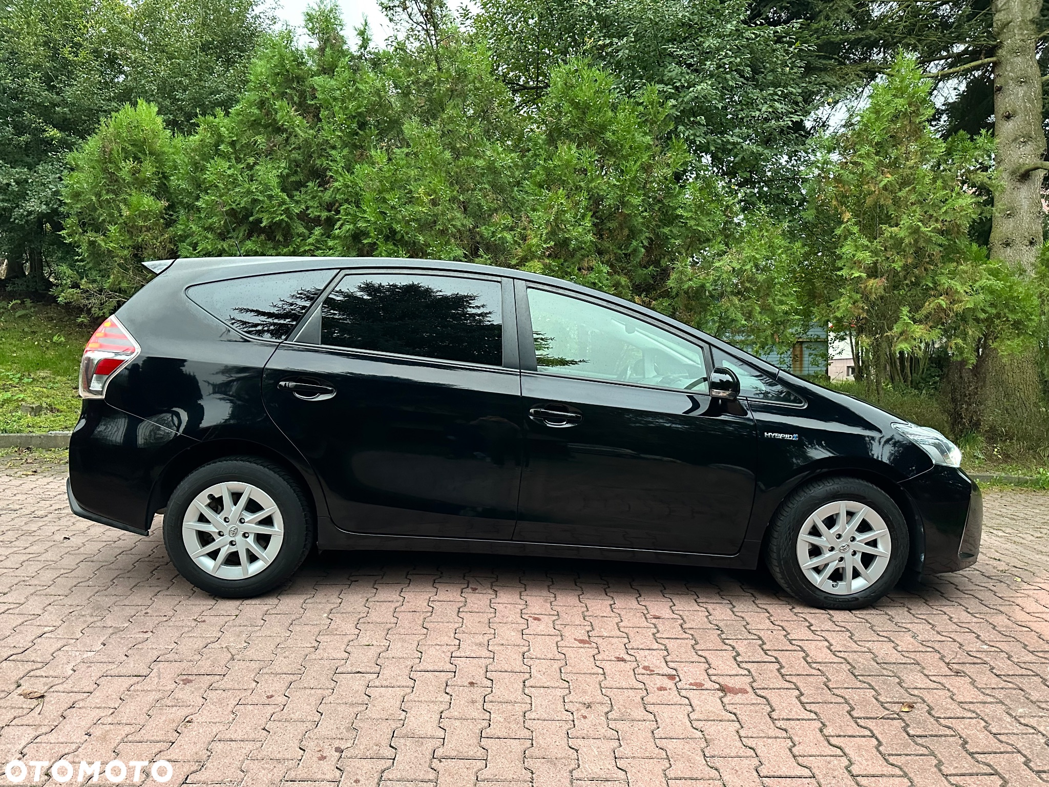 Toyota Prius+ (Hybrid) - 3