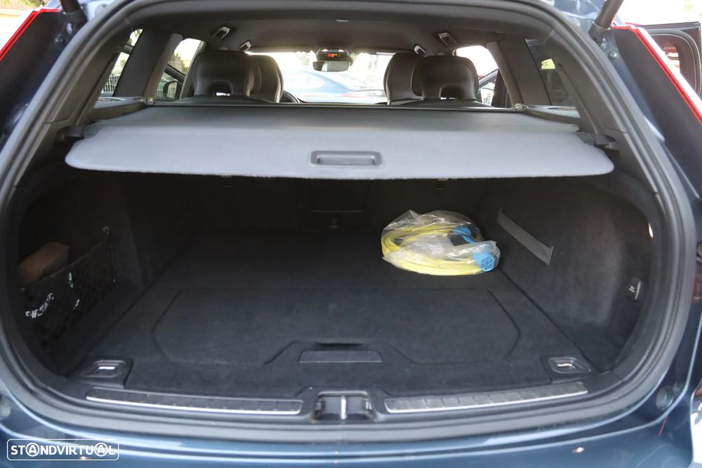 Volvo V60 2.0 T8 AWD TE R-Design - 27