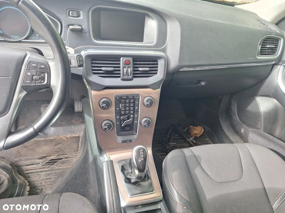 Volvo V40 Cross Country D3 Momentum - 9