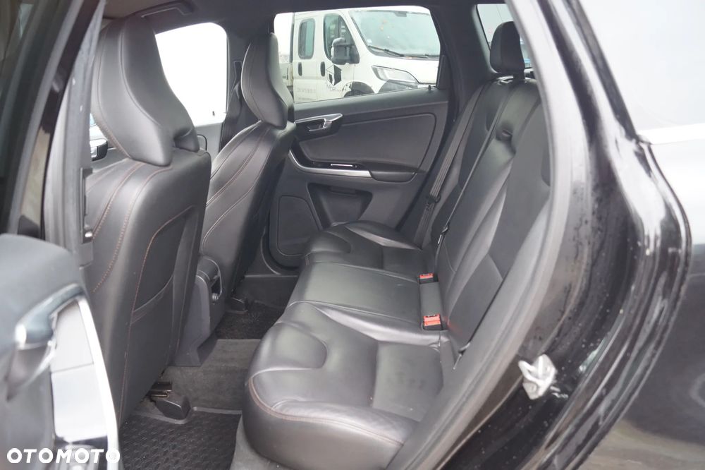 Volvo XC 60 D3 Drive-E Momentum - 20