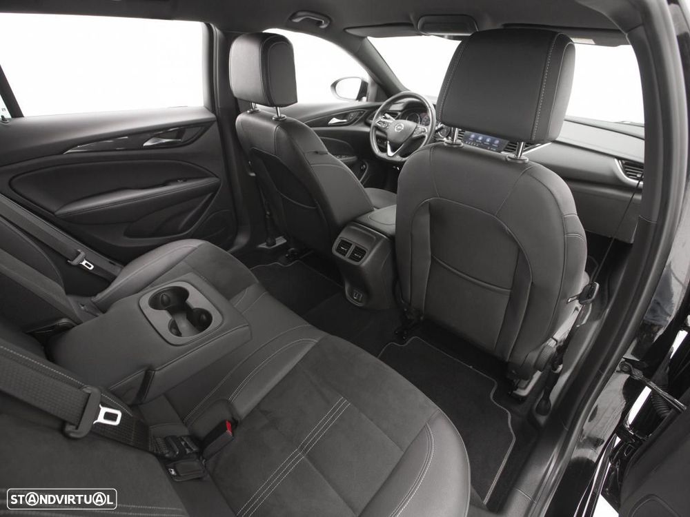 Opel Insignia Sports Tourer - 10