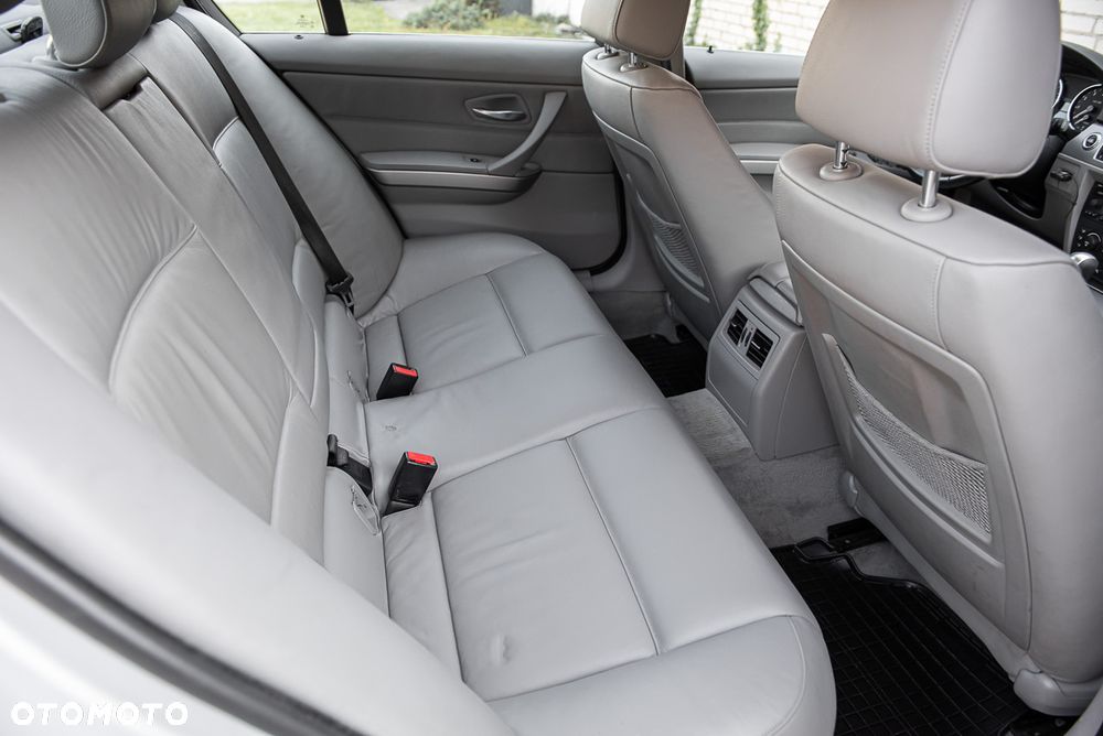 BMW Seria 3 325i - 19