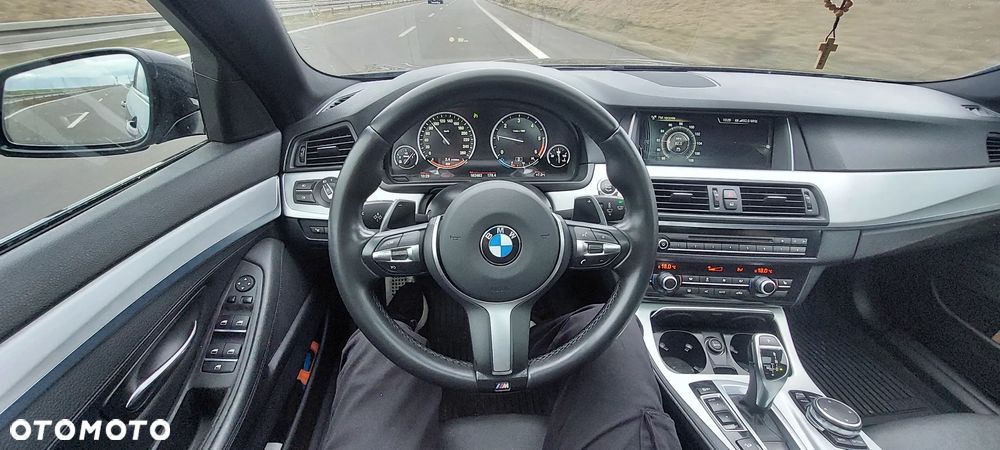 BMW Seria 5 530d xDrive Touring Sport-Aut - 13