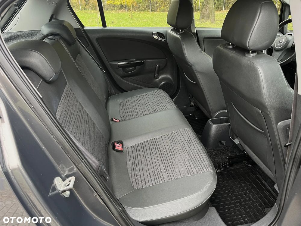 Opel Corsa 1.2 16V Cosmo - 20