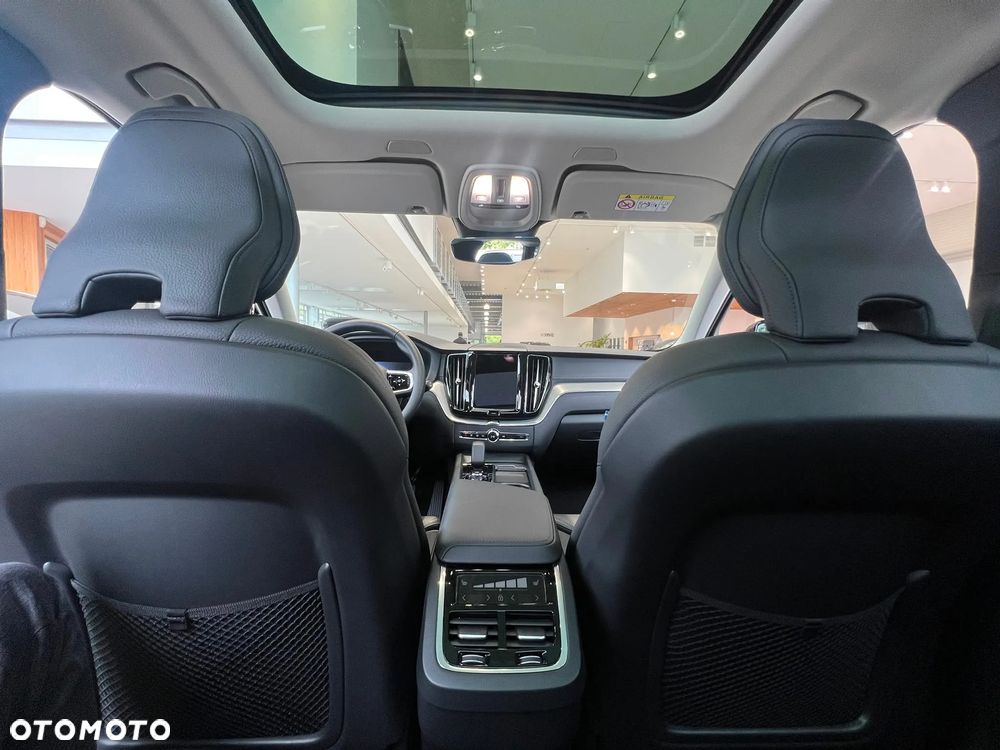 Volvo XC 60 B5 B AWD Ultimate Dark - 20