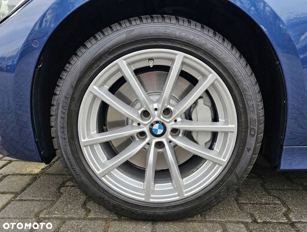 BMW Seria 3 330i xDrive - 5