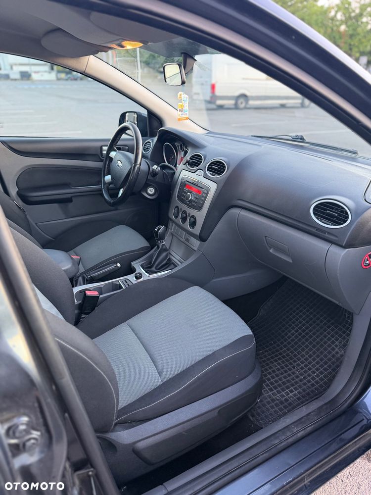 Ford Focus - 8