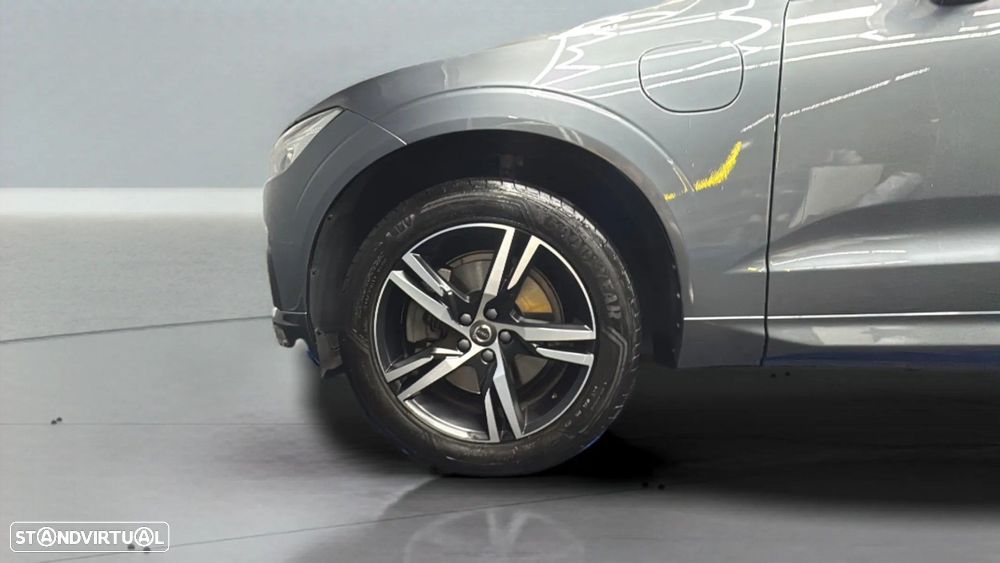 Volvo XC 60 2.0 T8 PHEV R-Design AWD - 24