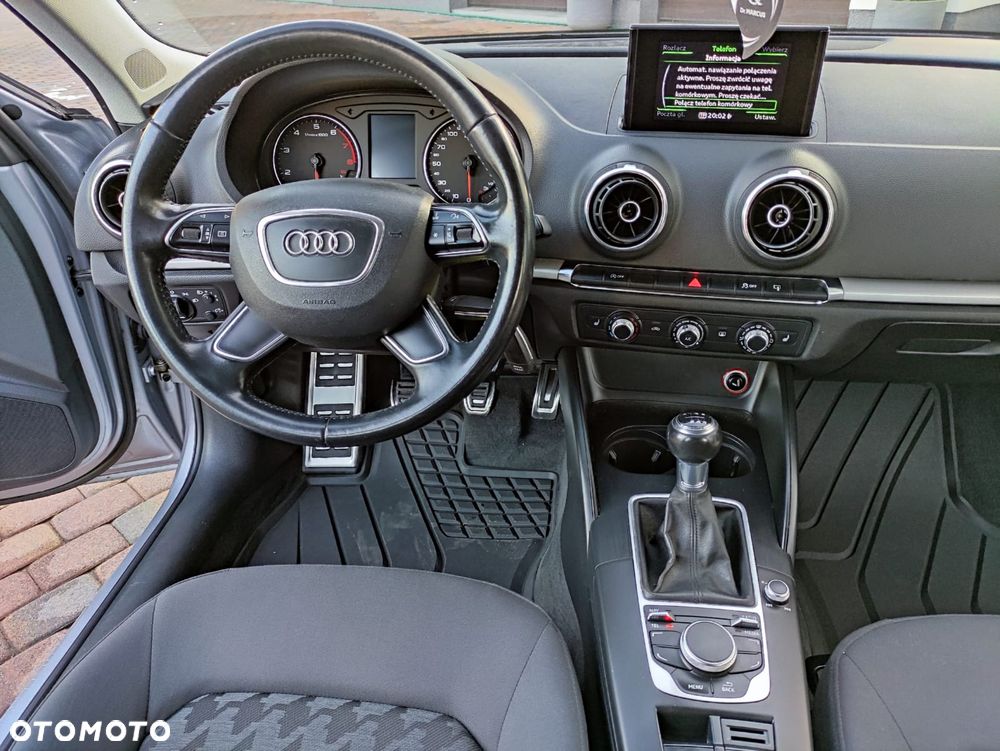 Audi A3 Sportback 1.2 TFSI Ambiente - 23
