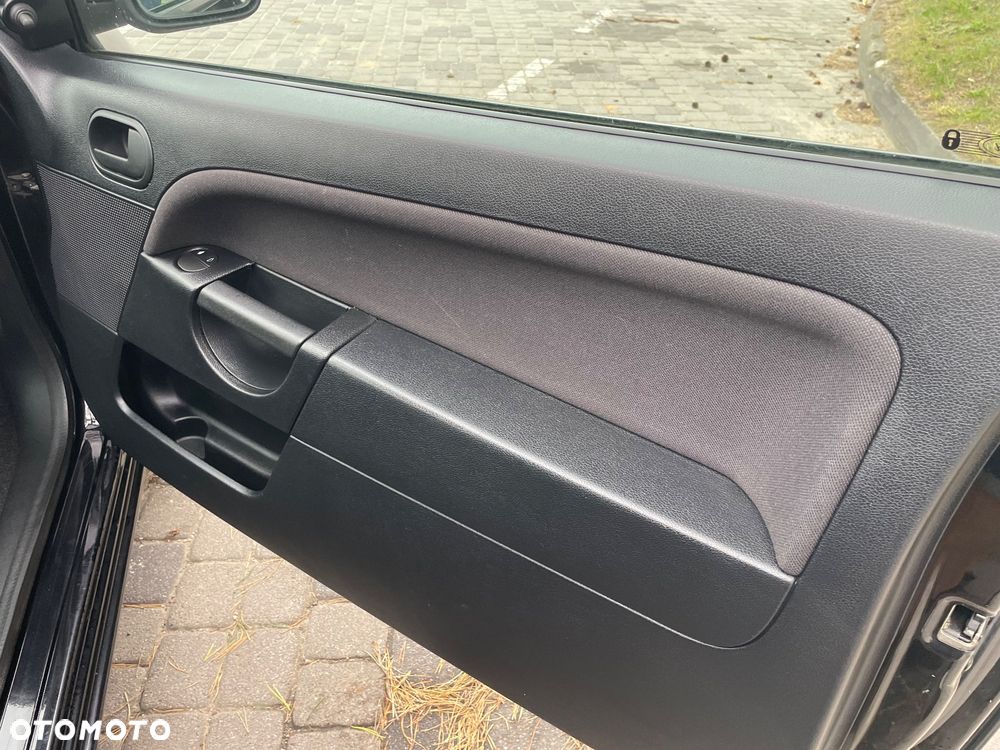 Ford Fiesta 1.3 Ambiente - 14