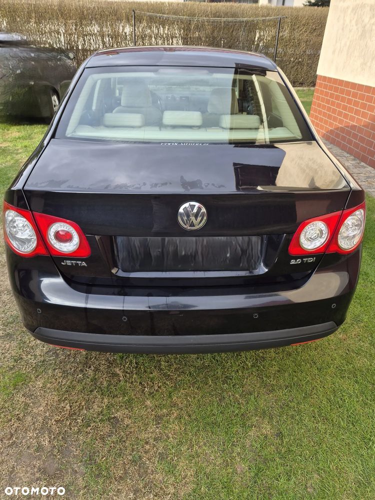 Volkswagen Jetta 2.0 TDI Comfortline DSG - 6