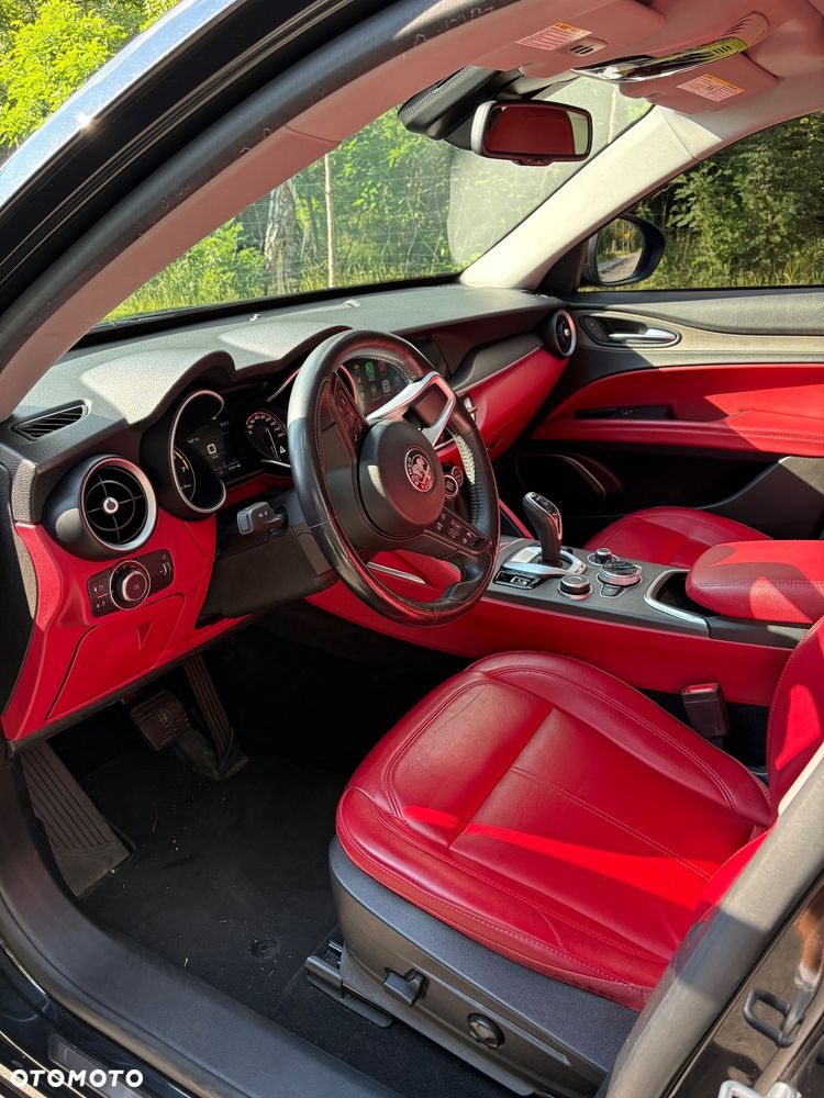 Alfa Romeo Stelvio 2.0 Turbo TI Q4 - 14