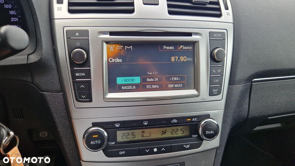 Toyota Avensis Combi 1.8 Executive - 12