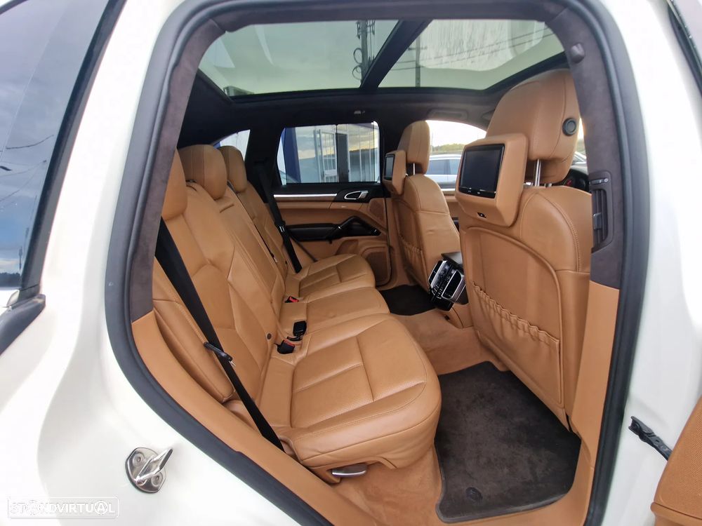 Porsche Cayenne - 31