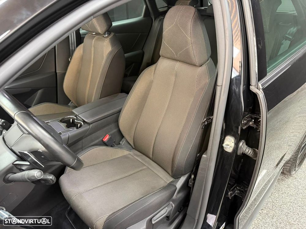 DS DS7 Crossback E-Tense Performance Line EAT8 - 13