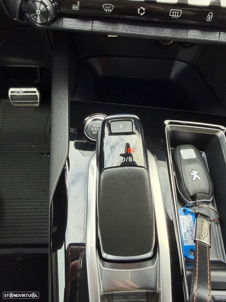 Peugeot 3008 1.6 Hybrid GT e-EAT8 - 24