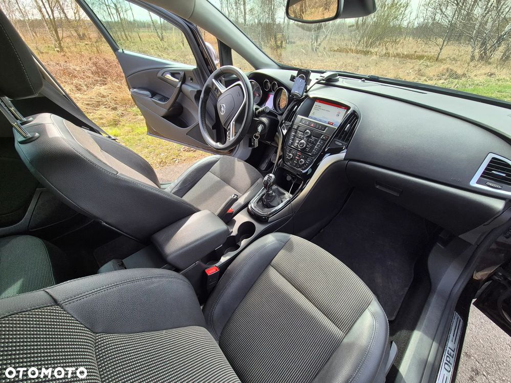 Opel Astra 2.0 CDTI DPF SportsTourer Exklusiv - 11