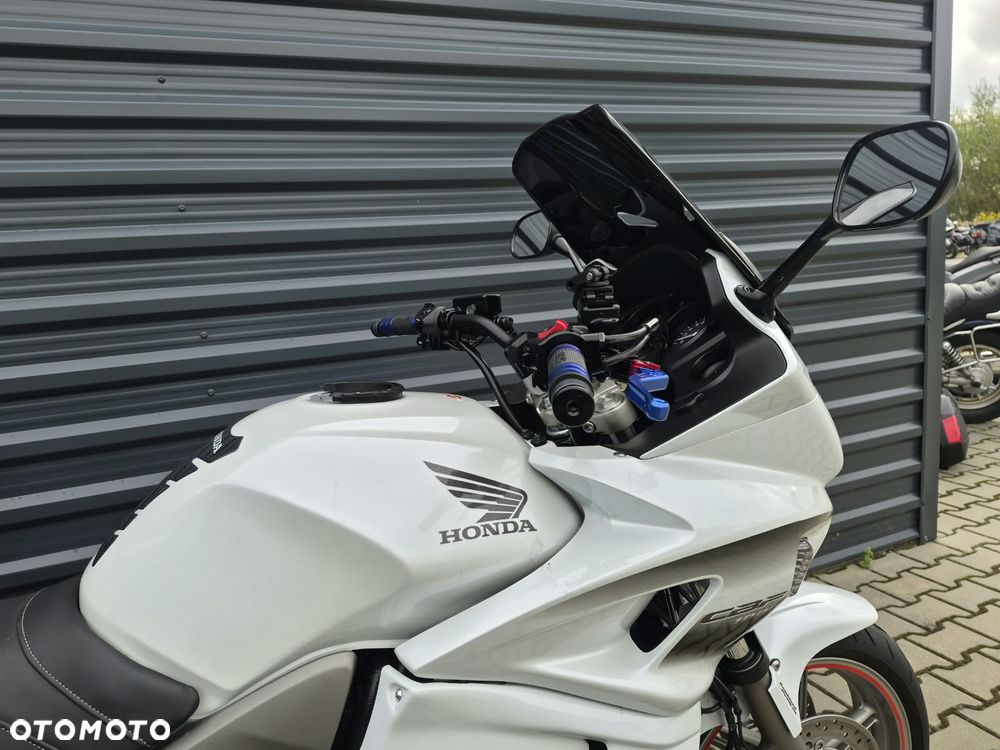 Honda CBF - 11