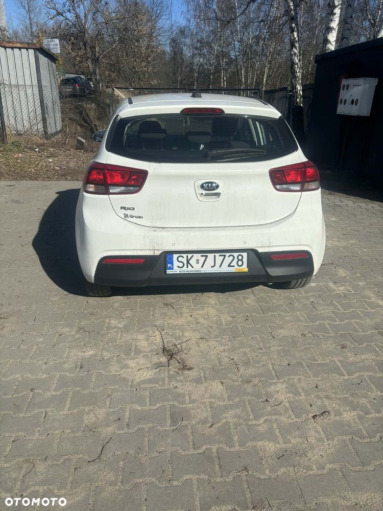 Kia Rio - 4