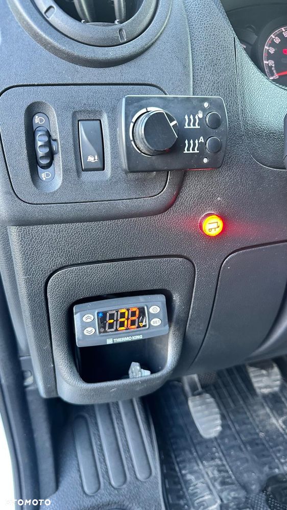 Renault MASTER CHŁODNIA WINDA MROŹNIA IZOTERMA - 12