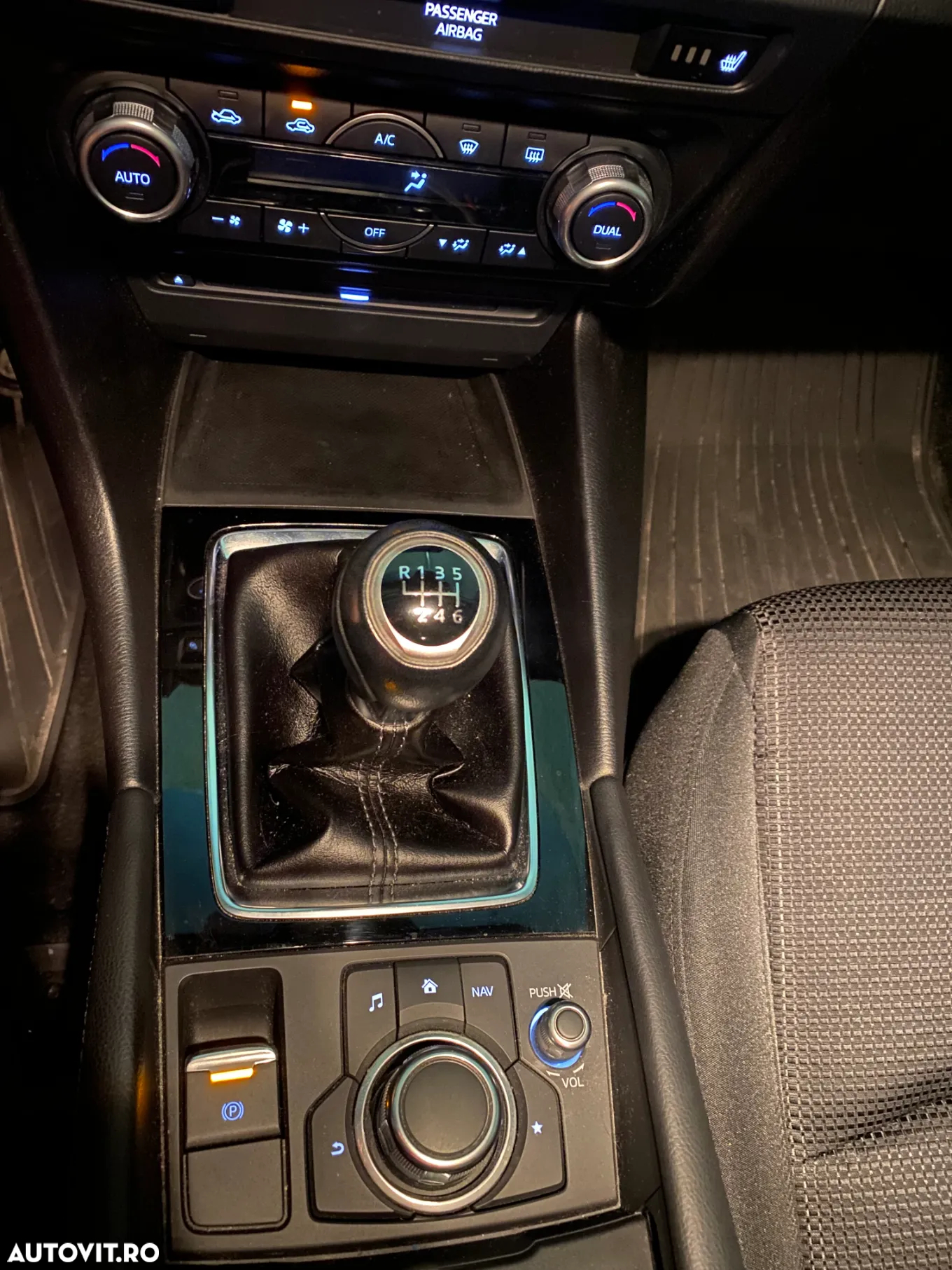 Mazda 3 G120 Attraction - 4