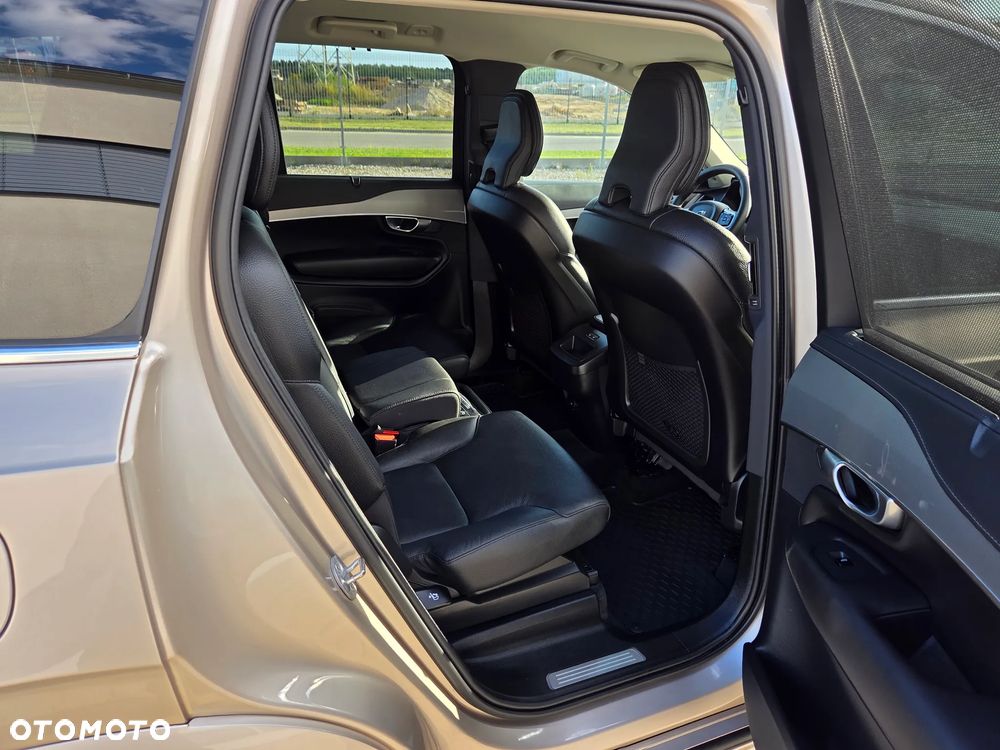 Volvo XC 90 B5 D AWD Plus Bright - 28
