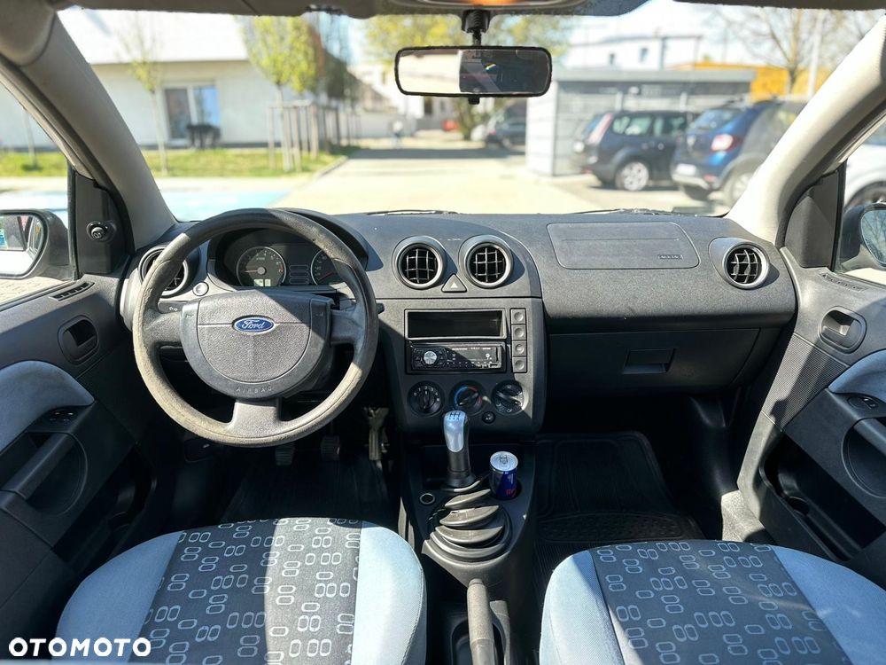 Ford Fiesta - 10